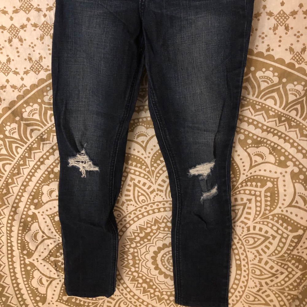 Skinny blue jeans